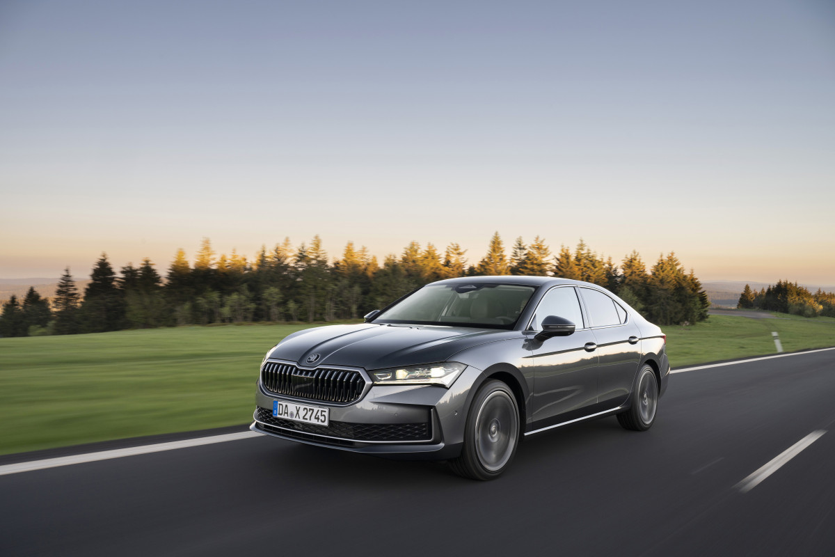 Skoda-Superb-1-1200x800